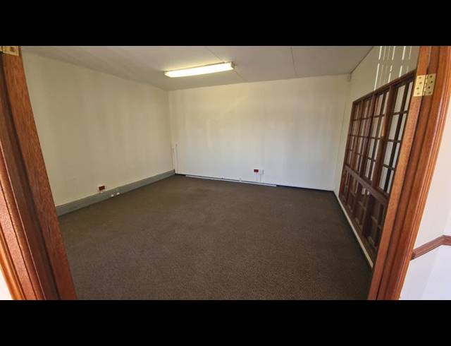 INDUSTRIAL PROPERTY TO RENT IN HALFWAY HOUSE